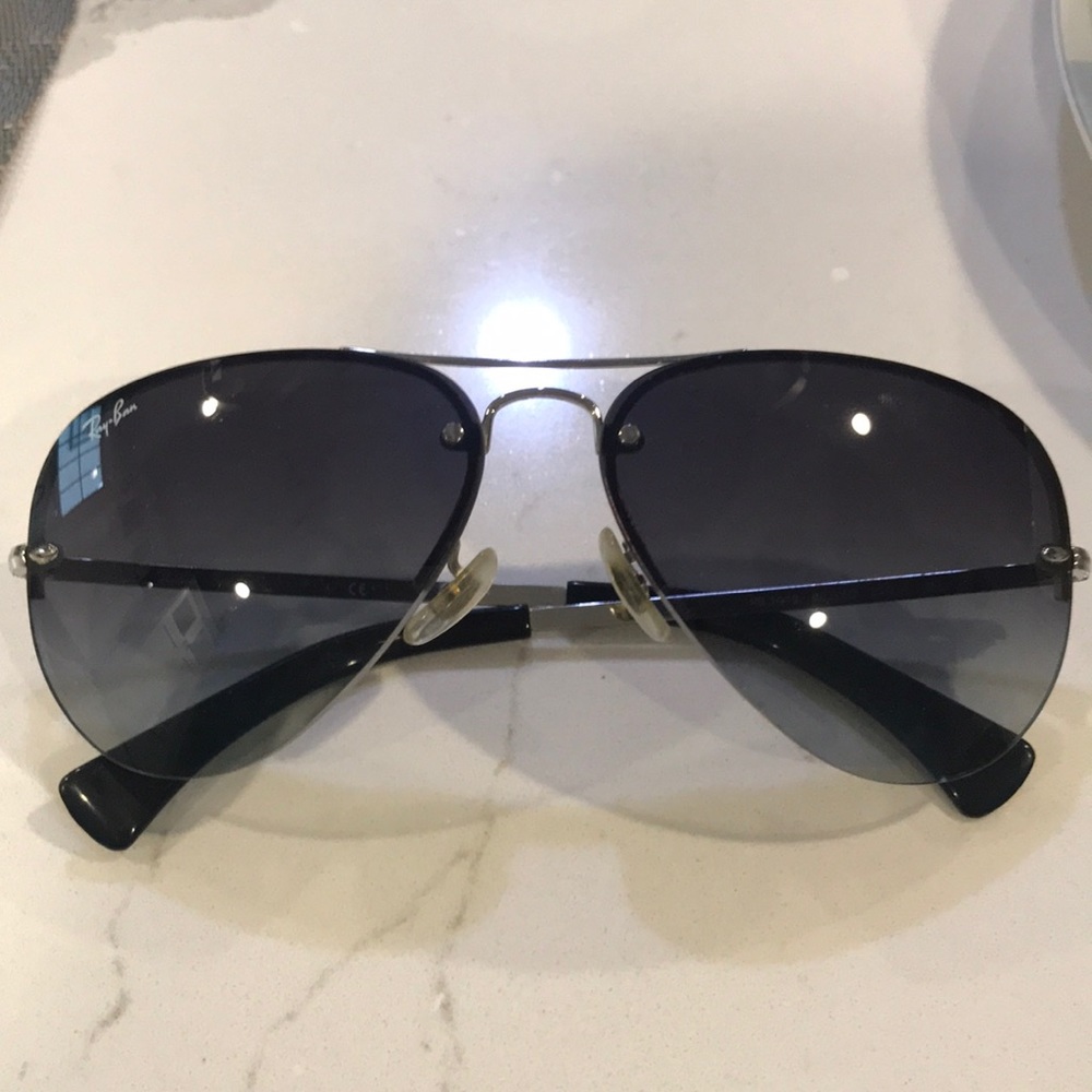 100% authentic Ray Ban Aviator sunglasses